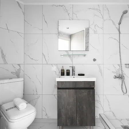 Avenue, Nilie Hospitality Mgmt