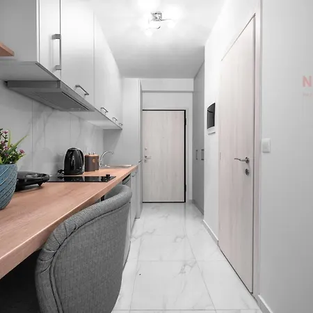 Avenue, Nilie Hospitality Mgmt