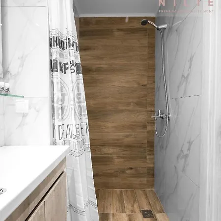 Avenue, Nilie Hospitality Mgmt *