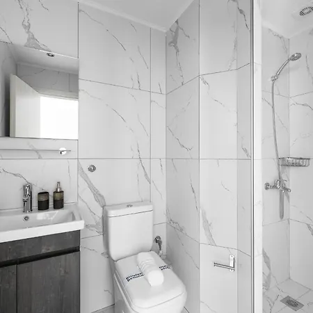 Avenue, Nilie Hospitality Mgmt *